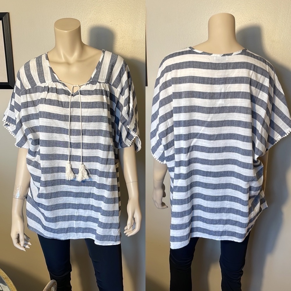 Spin Woven Short Sleeve Blue & White Striped Top. Size 3X. D250/A1924